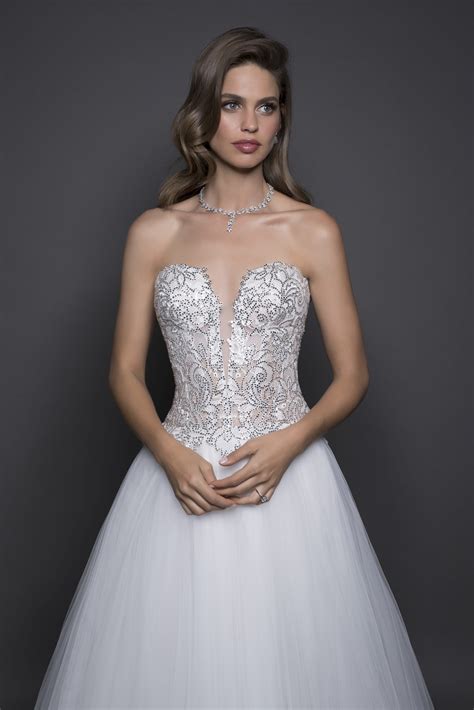 Wedding dresses & bridesmaids inspiration! Modern Ball Gown Wedding Dress | Kleinfeld Bridal