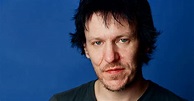 Elliott Smith Sings About Broken Hearts, Broken Homes, and the Drinking ...