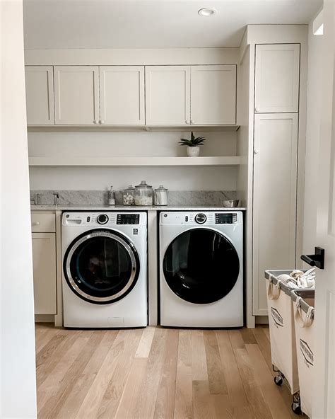 Modern Minimal Laundry Room Ideas Cotton Stem