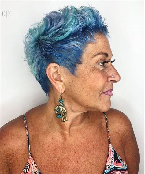 It also hides your thin volume of the hair at the old age. 50 Best Short Hairstyles for Women over 50 in 2021 - Hair Adviser