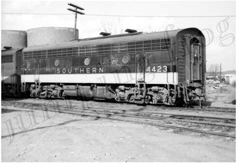 Southern Railway Diesel Locomotive B Unit 4423 5x7 At Amazons