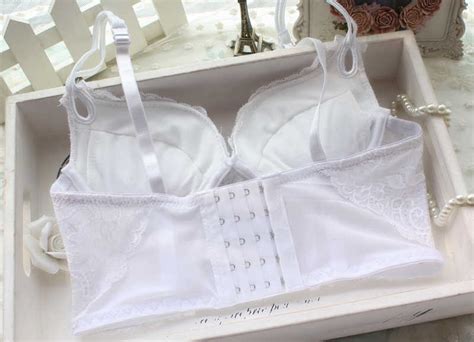 Fashion Lace Sexy Japanese Girl Underwear Bra Fashion Gathers Five Rows Of Buckle Super Gathers