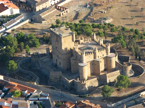The Castle Of Guadamur Toledo Spain Castillos Fotos De Castillos