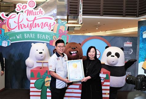 Paradigm mall is a grand shopping complex established in 2012 with 300 retail outlets housed in a 6 level building. Paradigm Mall「We Bare Bears」聖誕樹公仔!開放讓公眾領養! - HMI Talk