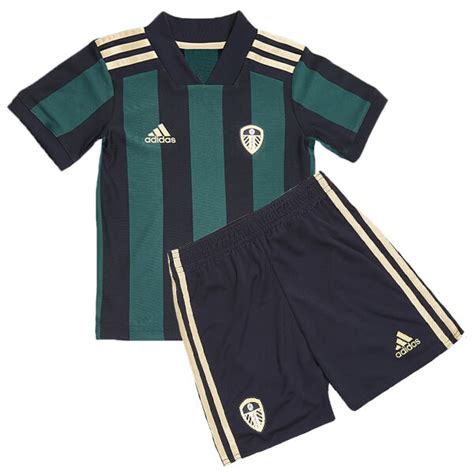 This season at elland road for the first time in our history we will be wearing our new official adidas leeds united 2020/21 home kit. Leeds United Uit Kinderen Voetbaltenue 20/21
