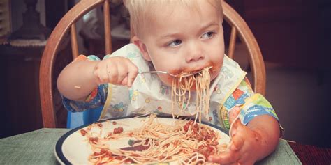Baby eating spagetti Blank Template - Imgflip
