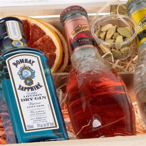 Gin Tonic Geschenkset Gin Tonic Pakket Bombay Sapphire And Schweppes Drankpakket