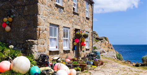 We've got 0 more holiday cottages in south cornwall that match your search. Holiday Cottages by the Sea in Cornwall | Historic UK