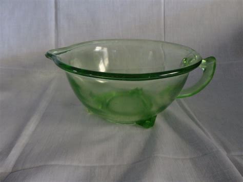Hazel Atlas Green Depression Glass Mixing Batter Bowl W Spout