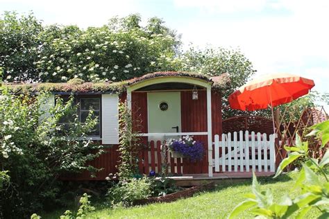 Gemütlicher Bauwagen im Garten, mit Duschbad - Kleine Häuser zur Miete
