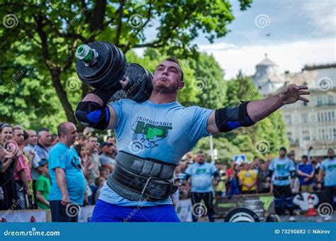 Lviv Ukraine June 2016 Strong Athlete Bodybuilder Strongman Lifts