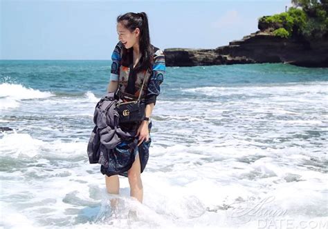 Member Asian In Bikini Xia From Zhengzhou 31 Yo Hair Color Black