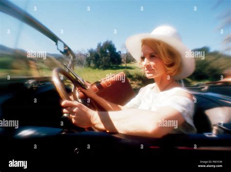 Sep 19 1974 Hollywood Kalifornien Usa Angie Dickinson Als Wilma