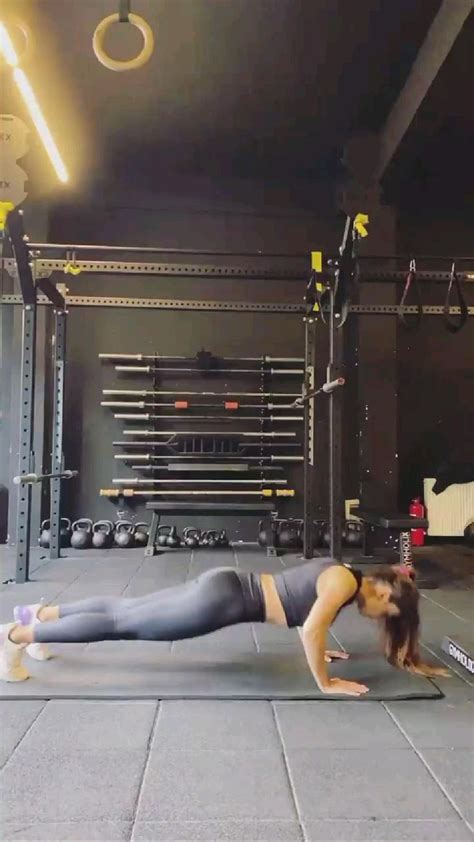 Pin By 𝐄𝐥𝐢𝐧𝐚 On Hande Erçel Fitness Inspiration Body Gym Workout