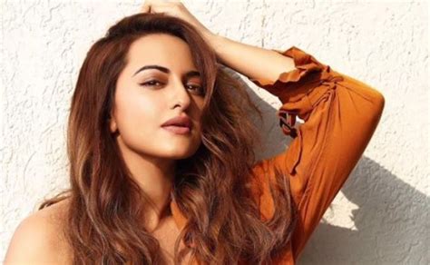 Sonakshi Sinha Shared Bold Sexy Photos In Open Coat She Flaunted Her Bralette हॉटनेस दिखाने के