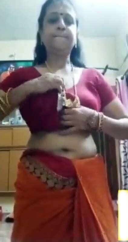 Tamil Iyer Aunty Shows Her Boobs In Video Call Clear Audio Tamil