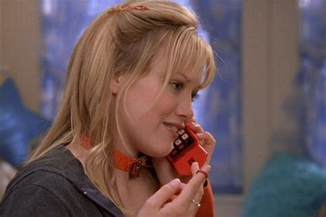Hilary Duff Revisits Lizzie Mcguire Character On Himyf Video