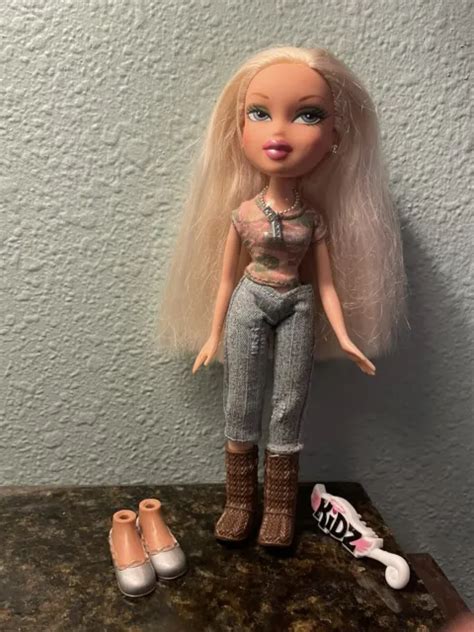 Bratz Cloe Adventure Girlz Girls Blonde Hair Blue Eyes Clothes Shoes Doll Toy 1900 Picclick