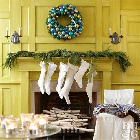 41 Pretty Ways To Decorate Your Mantel For Christmas Christmas