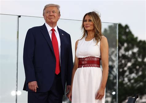 Watch Melania Pulls Her Hand Away From Trump On Air Force One