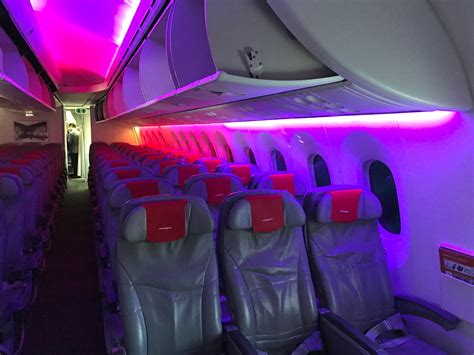 My Review Of The Norwegian Air 787 Premium Cabin Pizza In Motion