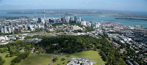 Auckland city highlights small group tour with Bush and Beach