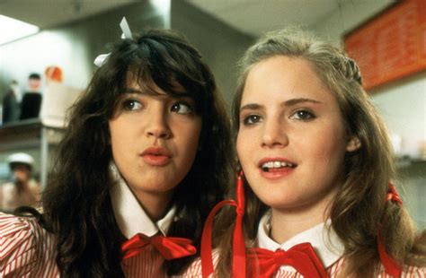 jennifer jason leigh talks legacy of ‘fast times at ridgemont high which of the film s songs