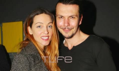 Δρόμους χωριστούς αποφάσισαν να τραβήξουν ο ιωάννης παπαζήσης και η βανέσα αδαμοπούλου μετά από 15 χρόνια κοινής πορείας και την απόκτηση ενός παιδιού. Ιωάννης Παπαζήσης: Πρεμιέρα με τη σύντροφό του Βανέσα ...