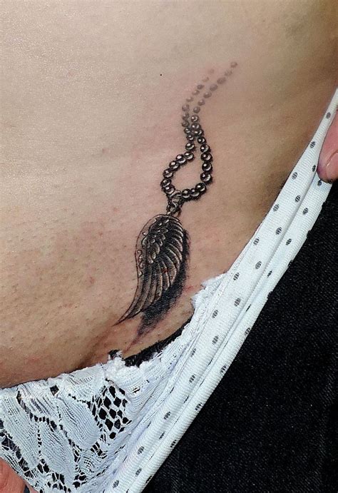 Wing Groin Tattoo By Facundo Pereyra On Deviantart Tatuajes íntimos Tatuajes Tatuajes Pélvicos