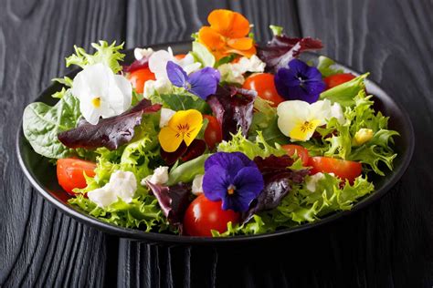 A Handy List Of Edible Flowers Home Garden And Homestead