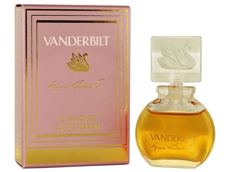 Gloria vanderbilt's illustrious career includes acting, art and fashion design, breaking into the latter with her own line of scarves before launching her famous designer jeans in the 1970s. Épinglé sur Parfum De Femme