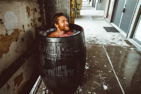 Cold Water Bath Before Sleep The Ice Barrel Review Get Colder Feel Better Zen Ice Bath