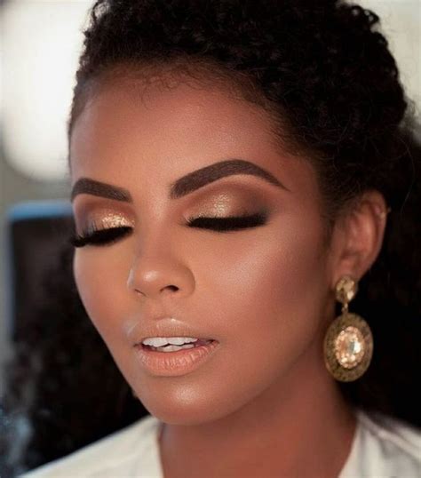 13 Makeup Looks To Inspire The Bride To Be In 2020 Natural Wedding