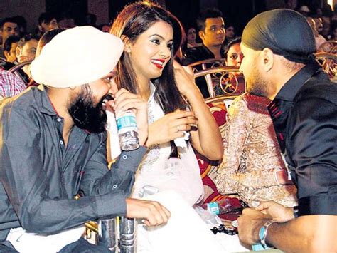 Cricketer Harbhajan Singh To Marry Actor Geeta Basra In October