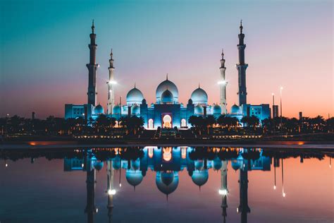 Abu Dhabi Vs Dubai Where To Go On Your Next Uae Holiday