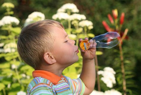 Mom Lets 6 Year Old Son Play Right Outside Her Own House  And State Launches An Investigation