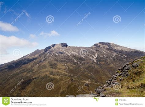 Erstmals ist es in diesem sommer auf island möglich, einen vulkan von innen zu sehen. Pichincha Vulkan Innen In Der Nähe Von Quito, Ecuador ...