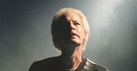 בחר ביצוע הדר עוזרי מיי פיינגולד. שלום חנוך באלבום "זום" - שווה לחזור אליו: לא רק אפליקציה ...