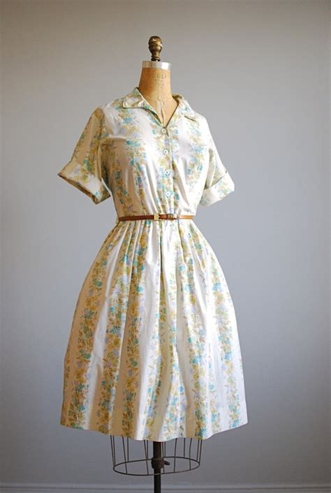 Vintage 50s Crisp Floral Vines Shirtwaist Dress Etsy Shirtwaist