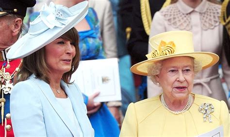 How Kate Middletons Mother Carole Conquered The Queen Daily Mail Online
