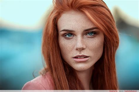 Pin By John Nethercott On Freckles Red Hair Green Eyes Female Red Hair Green Eyes Freckles Girl