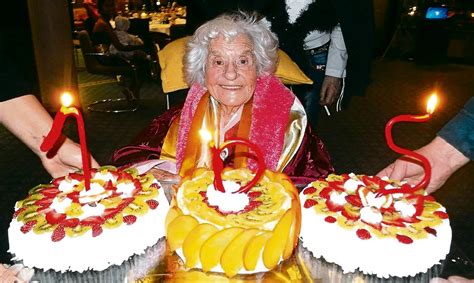Oma Ella Feiert Geburtstag