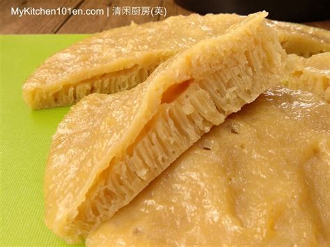 The Classic Steamed Brown Sugar Rice Cake Recipe | MyKitchen101en.com