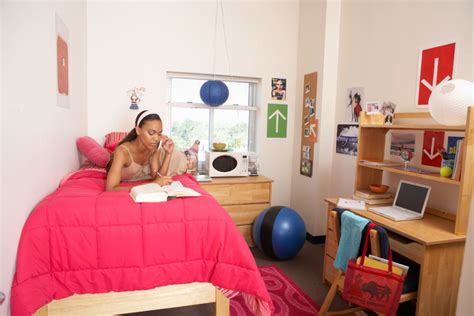 How To Create A Dorm Room Layout College Fashion