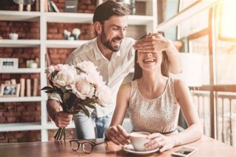 Flowers are one romantic gift for your wife that'll never go out of style. 5 Thoughtful Wedding Anniversary Gift Ideas for Your Wife