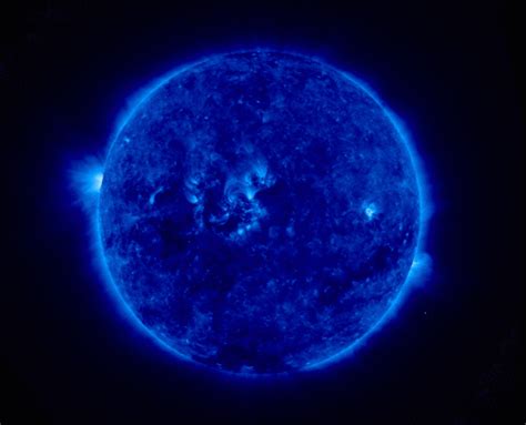 The sun is the center of the solar system and the source of all life and energy here on earth. Why So Blue?: The Sun Gettin' His Swerve On - Geekologie