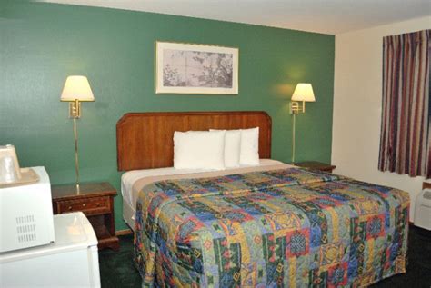 Discount [70% Off] Royal Inn Hudson United States | Hotel Near Me ...