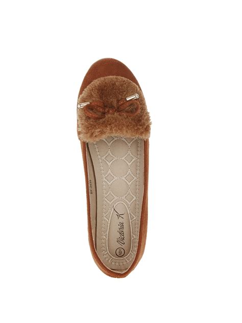 Victoria K Womens Soft Textured Material With Faux Fur Ornament And Gold Tip Bow Ballerina