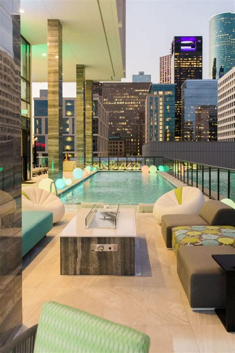 Downtown Houston High Rise Draws A Powerhouse Crowd To Its