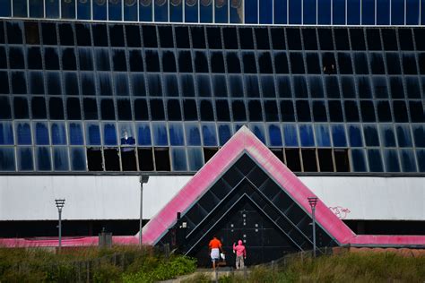 Donald trump's atlantic city hotel and casino demolished. Trump Plaza to Implode Just Days After Biden Inauguration ...